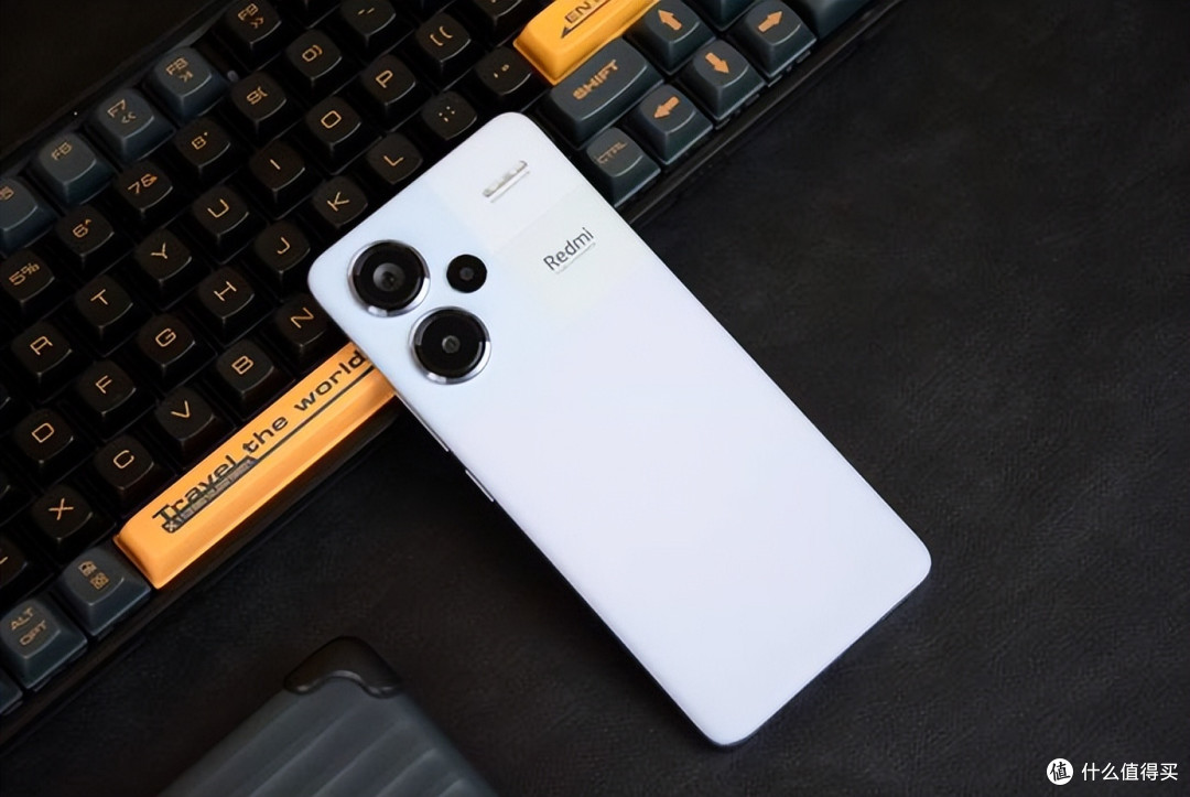 千元机“内卷王”!这三款手机杀疯了:1.5K屏+6000mAh+OIS防抖