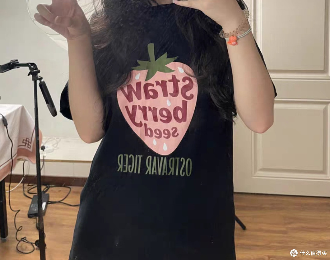 谁说T恤难选?这款手绘短袖超赞