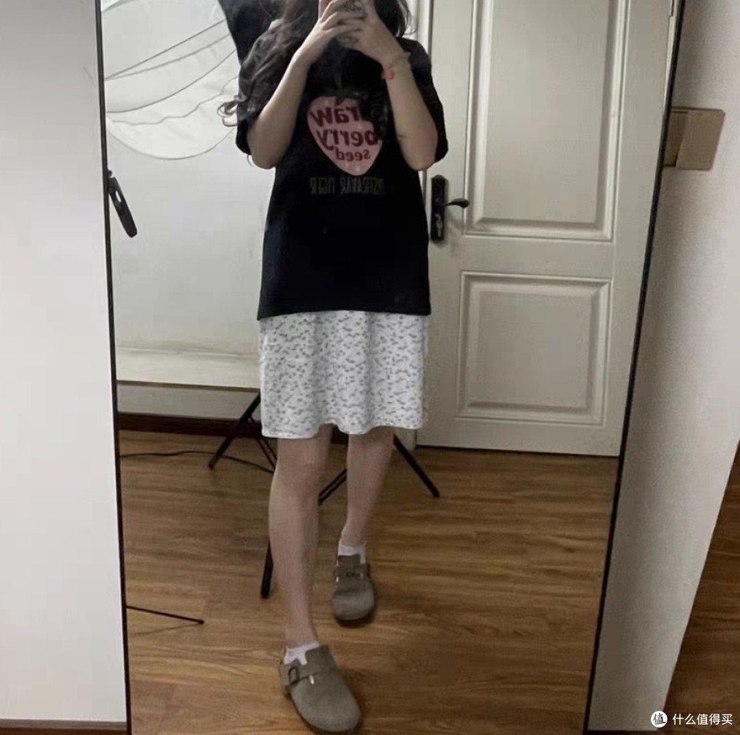 谁说T恤难选?这款手绘短袖超赞
