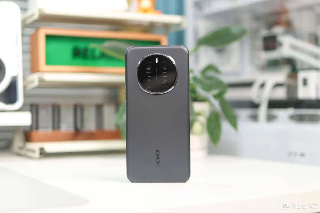 荣耀舍利冲销量,16GB+512GB直降1454元,骁龙8至尊+ 50倍变焦