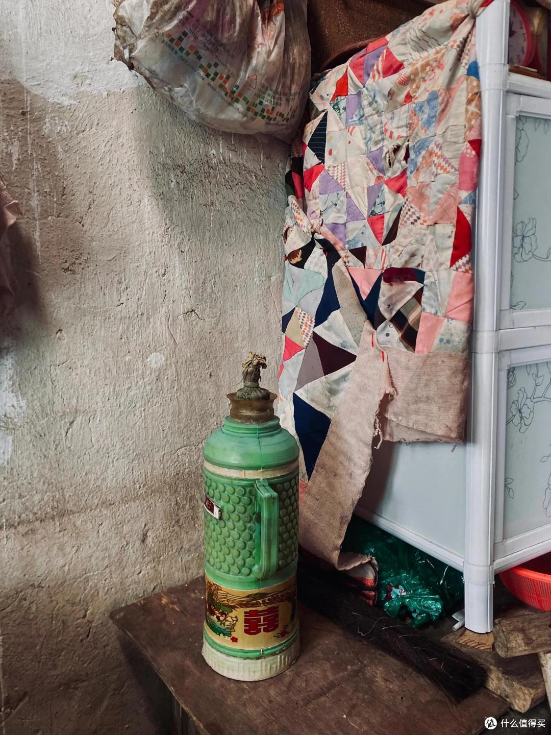 男子晒出农村外婆的厨房，童年的“烟火气”，一进门就被治愈了！
