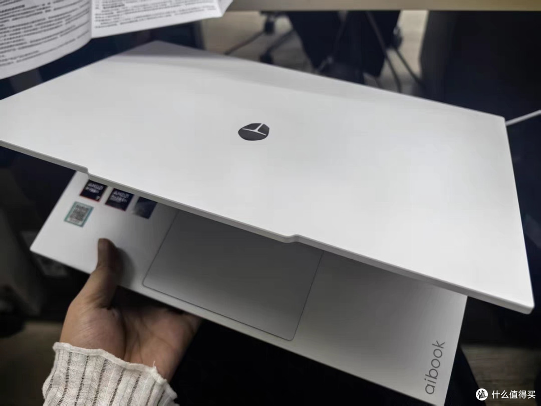 雷神aibook14Air 珠光白 开学战神