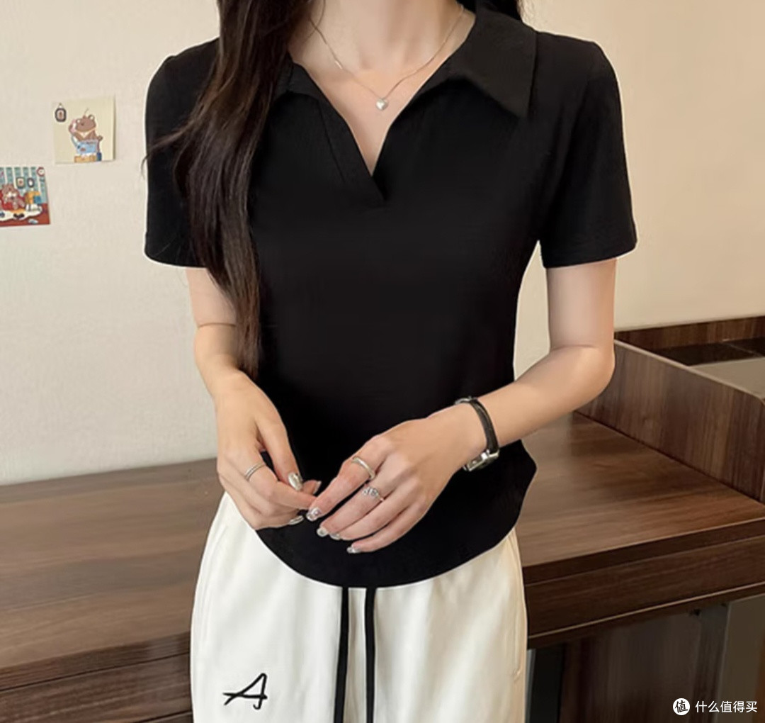 这件浪莎V领黑T,承包了我整个夏天的穿搭