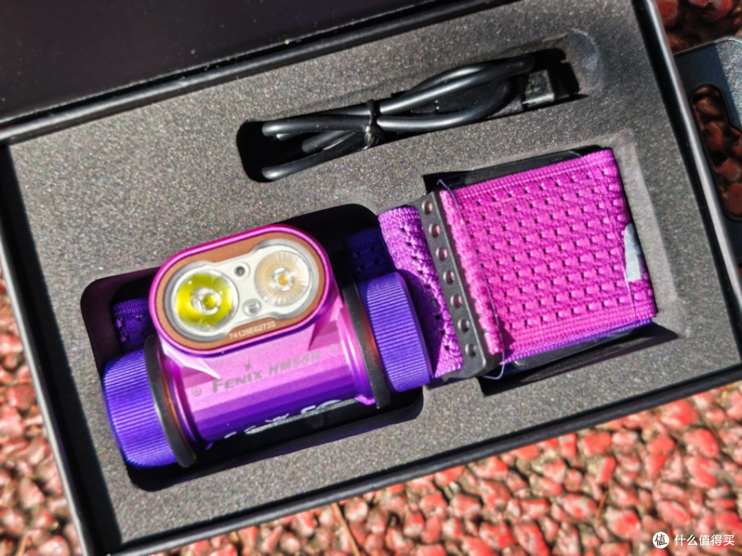 Fenix HM55R头灯:轻巧多能,点亮户外