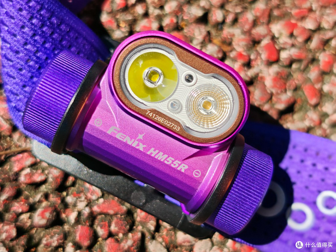 Fenix HM55R头灯:轻巧多能,点亮户外
