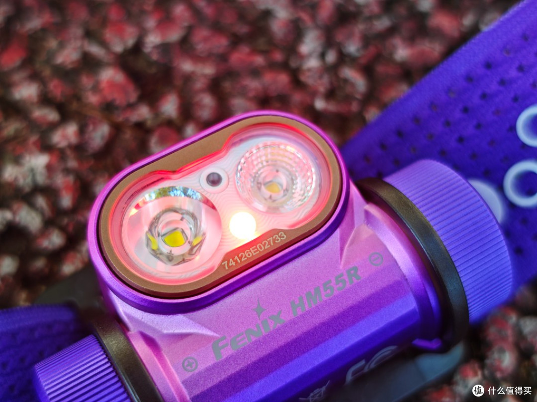 Fenix HM55R头灯:轻巧多能,点亮户外