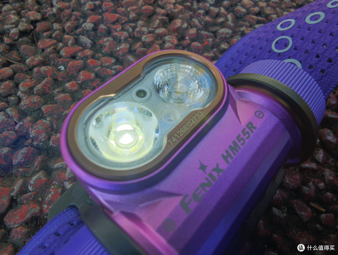 Fenix HM55R头灯:轻巧多能,点亮户外