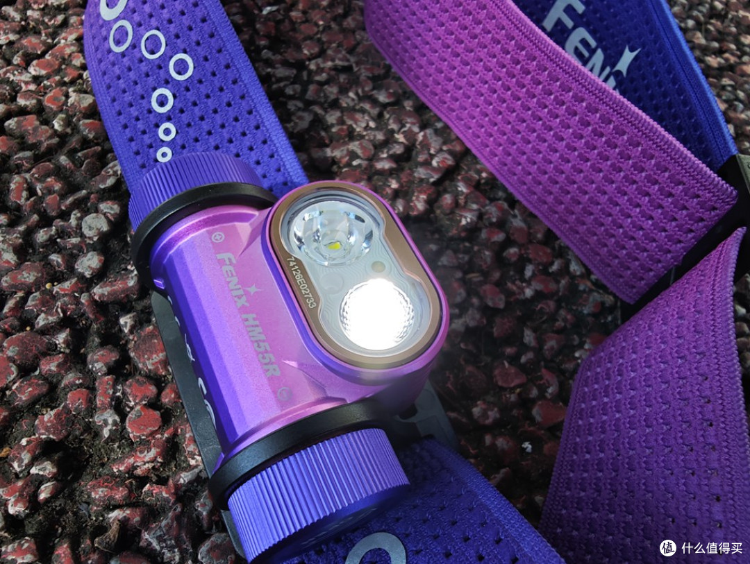 Fenix HM55R头灯:轻巧多能,点亮户外