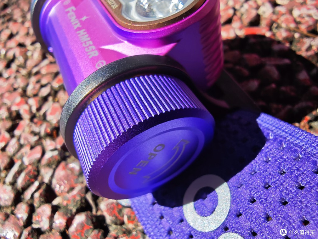Fenix HM55R头灯:轻巧多能,点亮户外
