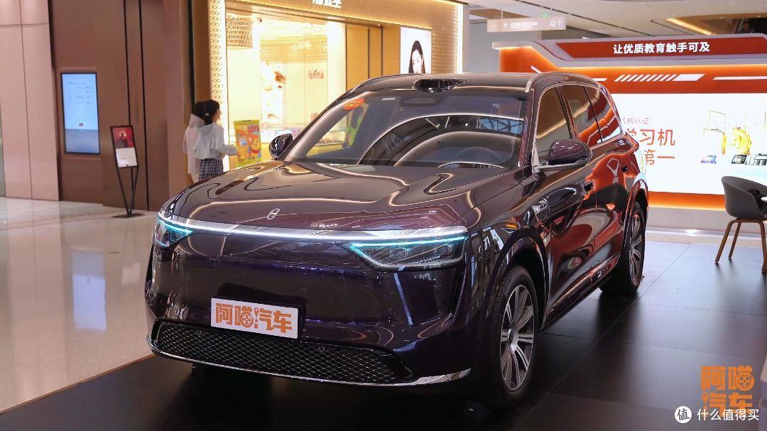 问界M8买增程还是纯电,店里看完实车,喵哥强烈推荐纯电