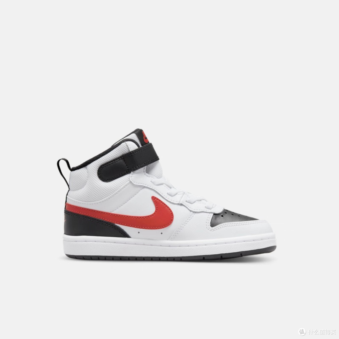 Nike酷菠萝童鞋:冬季实用与童趣设计