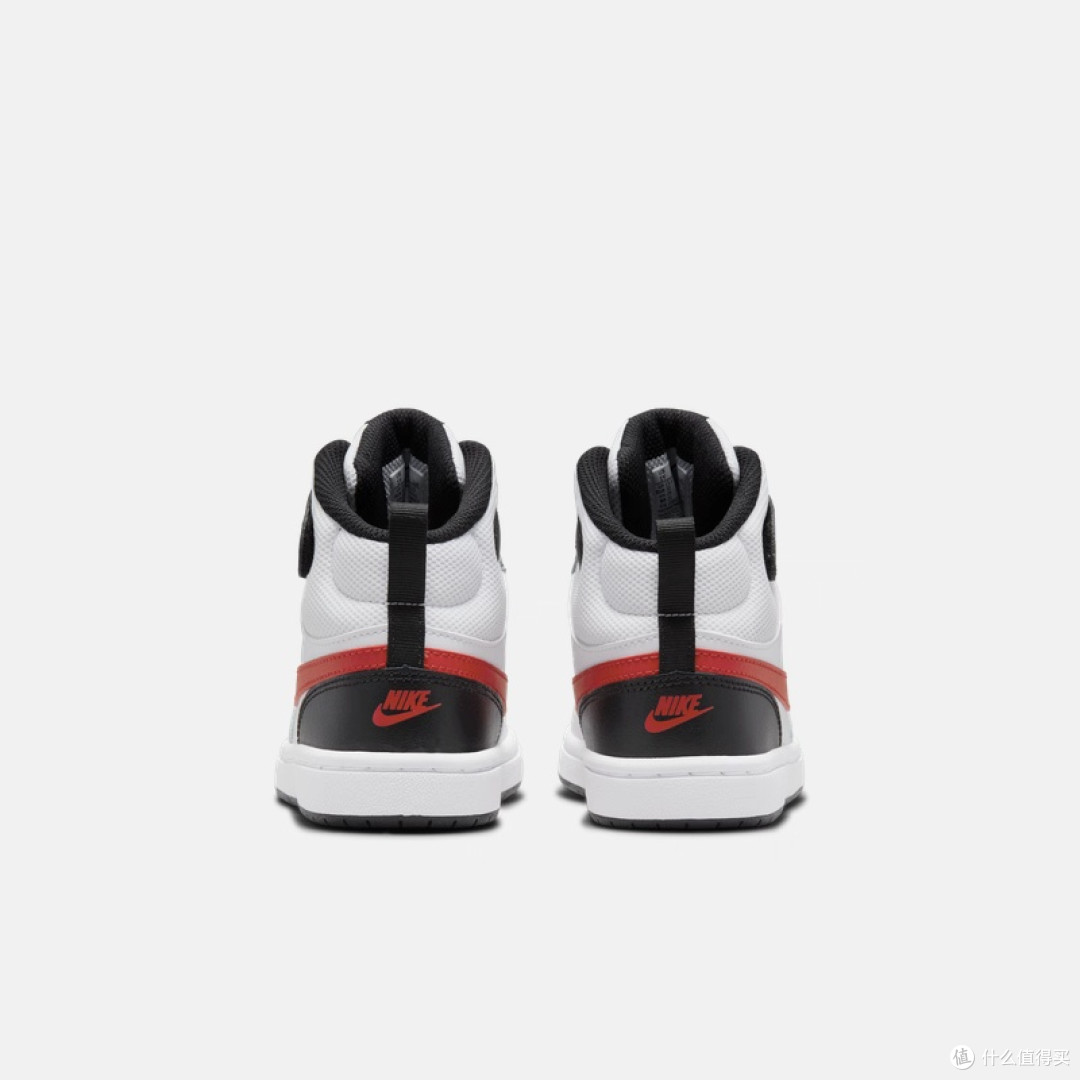 Nike酷菠萝童鞋:冬季实用与童趣设计