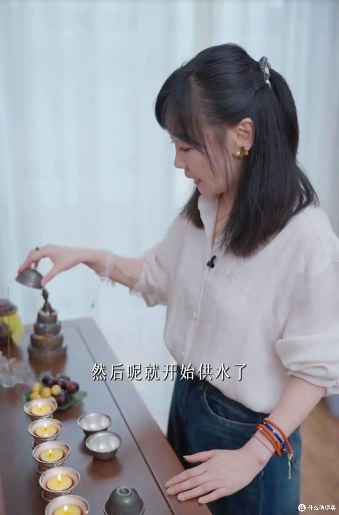 47岁“薛佳凝”晒家居照,仅“一佛堂”就圈粉无数,那叫一个高级