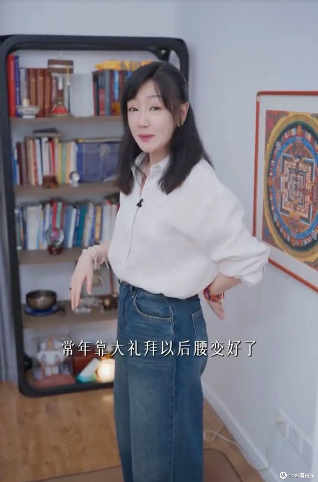 47岁“薛佳凝”晒家居照,仅“一佛堂”就圈粉无数,那叫一个高级