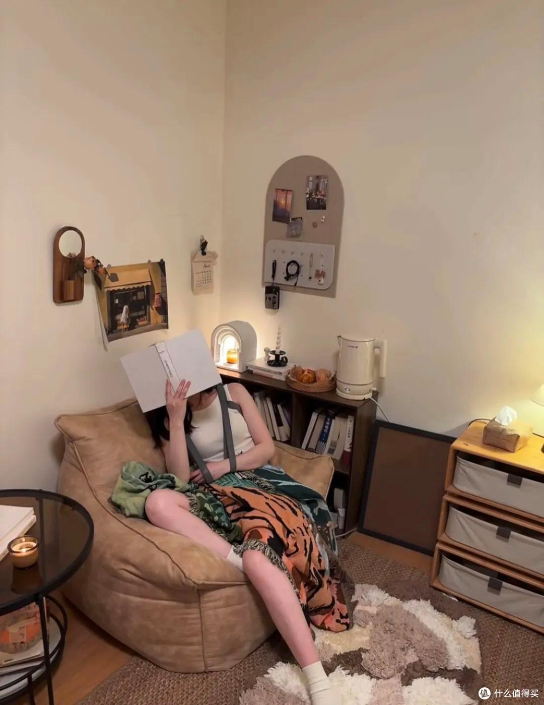 香港一姑娘,工作十年,攒下9㎡小屋,网友:好羡慕,好想住进去