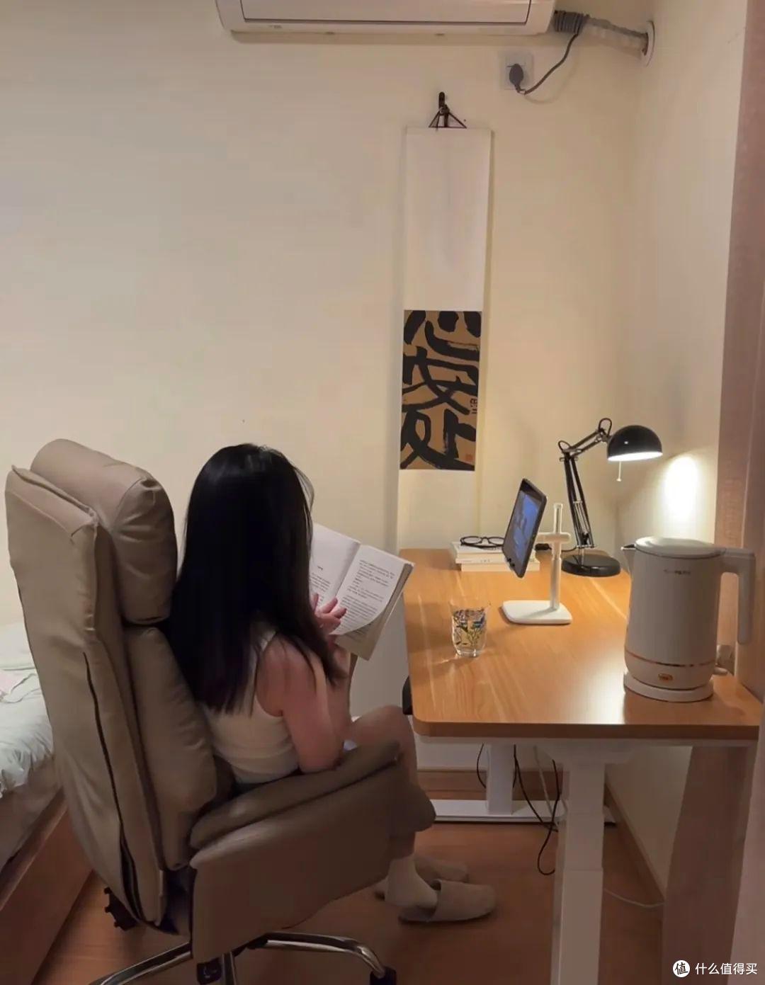 香港一姑娘,工作十年,攒下9㎡小屋,网友:好羡慕,好想住进去
