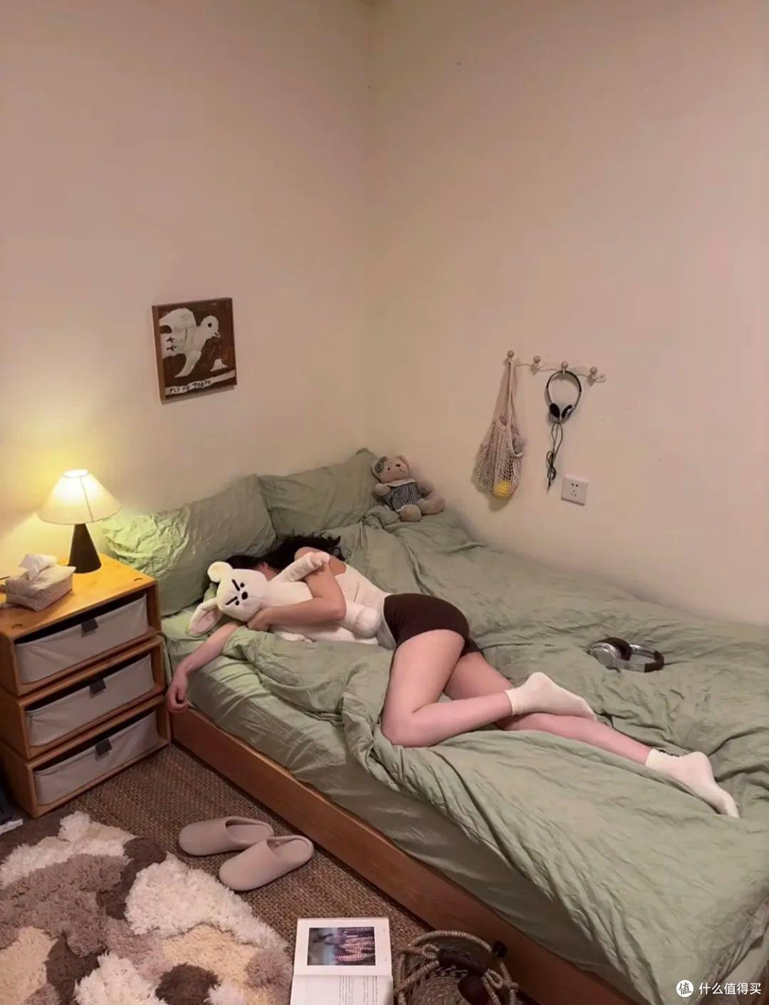 香港一姑娘,工作十年,攒下9㎡小屋,网友:好羡慕,好想住进去