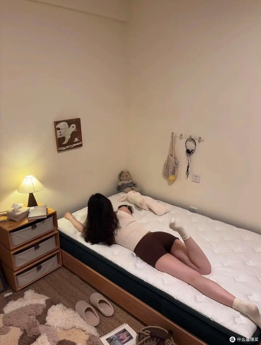 香港一姑娘,工作十年,攒下9㎡小屋,网友:好羡慕,好想住进去