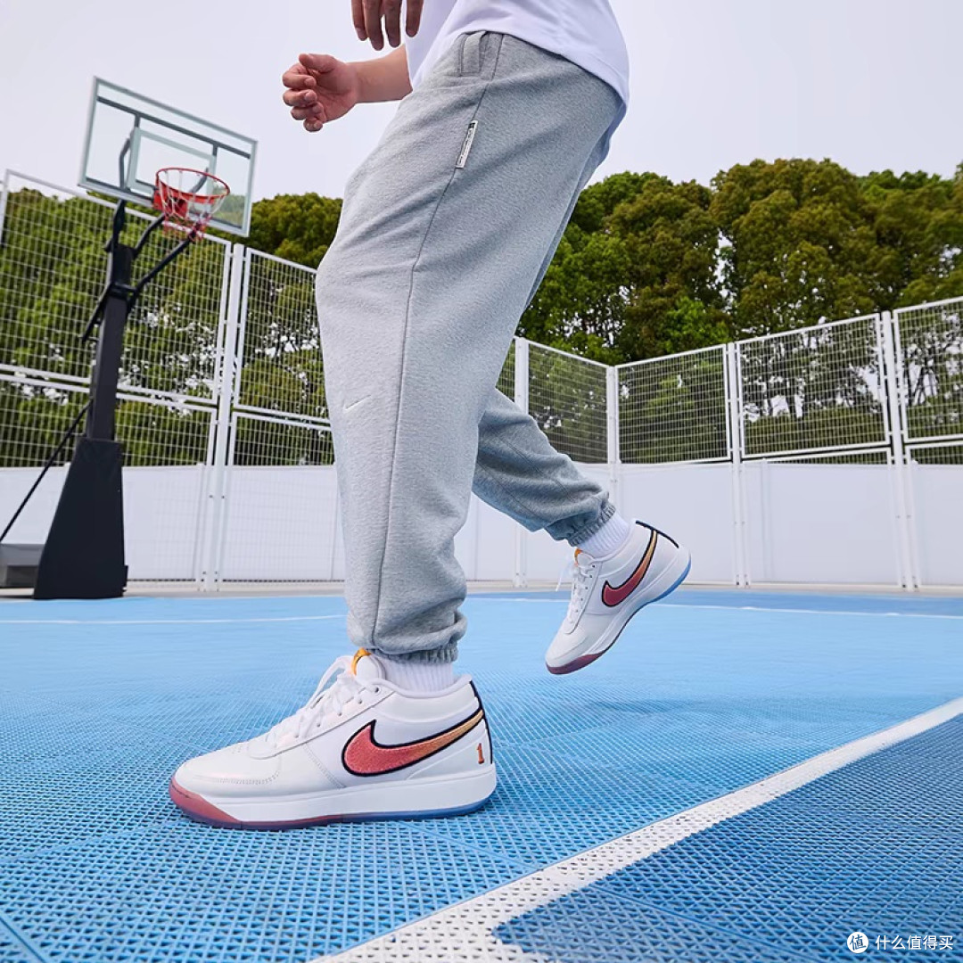Nike Vaporfly 4 HV6107:竞速与轻量设计