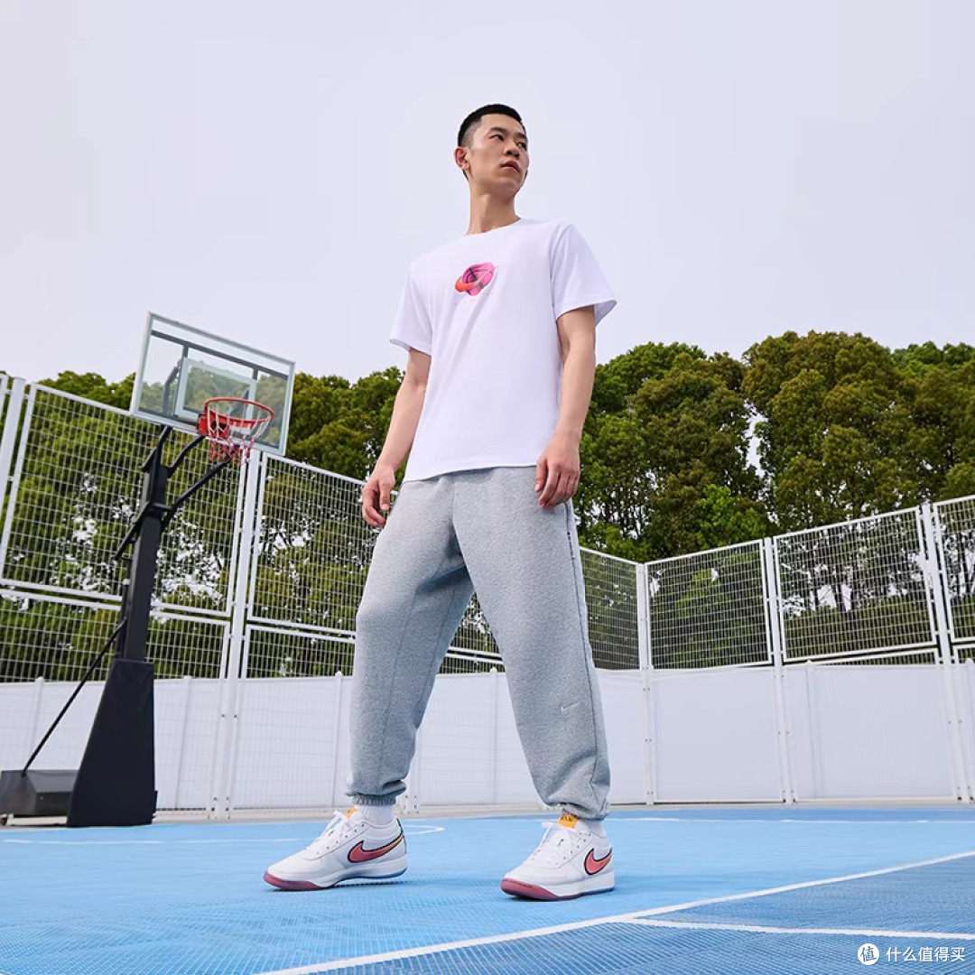 Nike Vaporfly 4 HV6107:竞速与轻量设计
