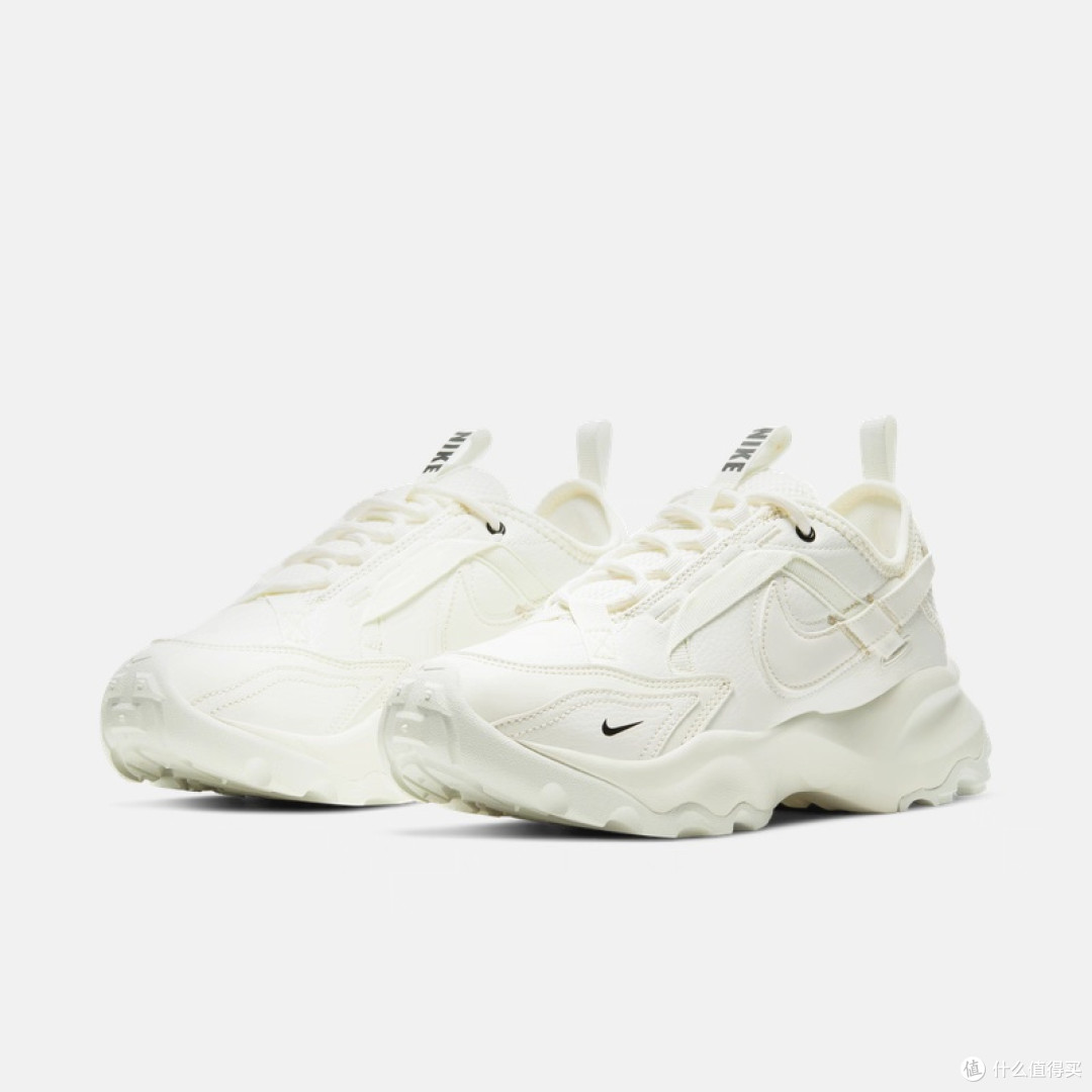 NIKE TC 7900:复古设计与舒适结合
