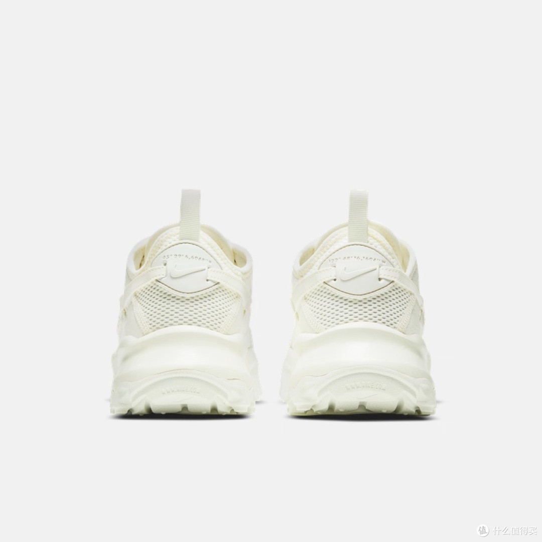 NIKE TC 7900:复古设计与舒适结合