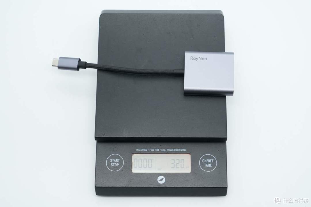 一个AR眼镜的配件也能做这么好！雷鸟边充边用USB-C转接器拆解