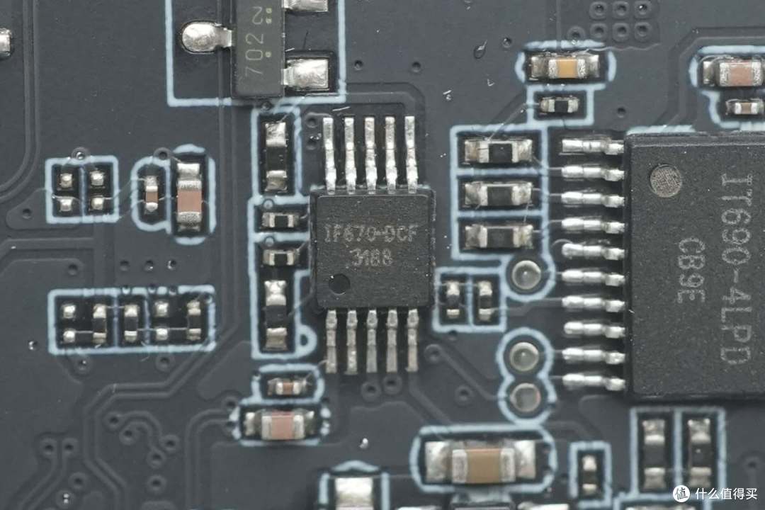 一个AR眼镜的配件也能做这么好！雷鸟边充边用USB-C转接器拆解