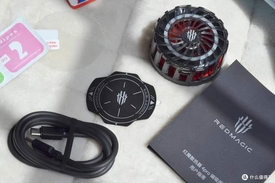 红魔散热器4Pro磁吸技术介绍
