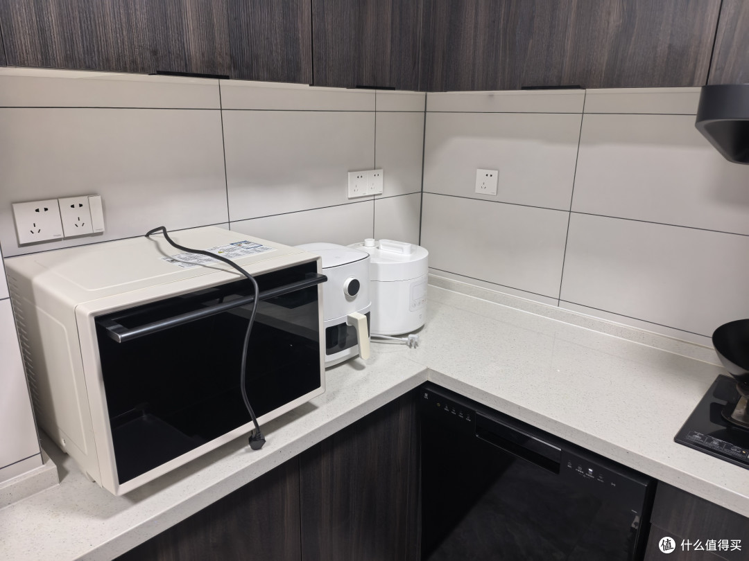仅有的操作台面捉襟见肘