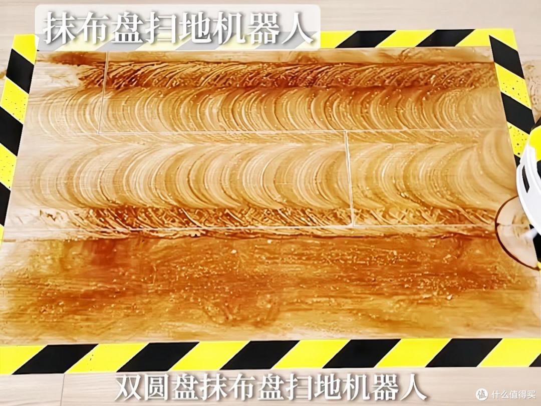 卷出真干净!云鲸 J6 热活水履带拖布按着擦,重污一遍就搞定