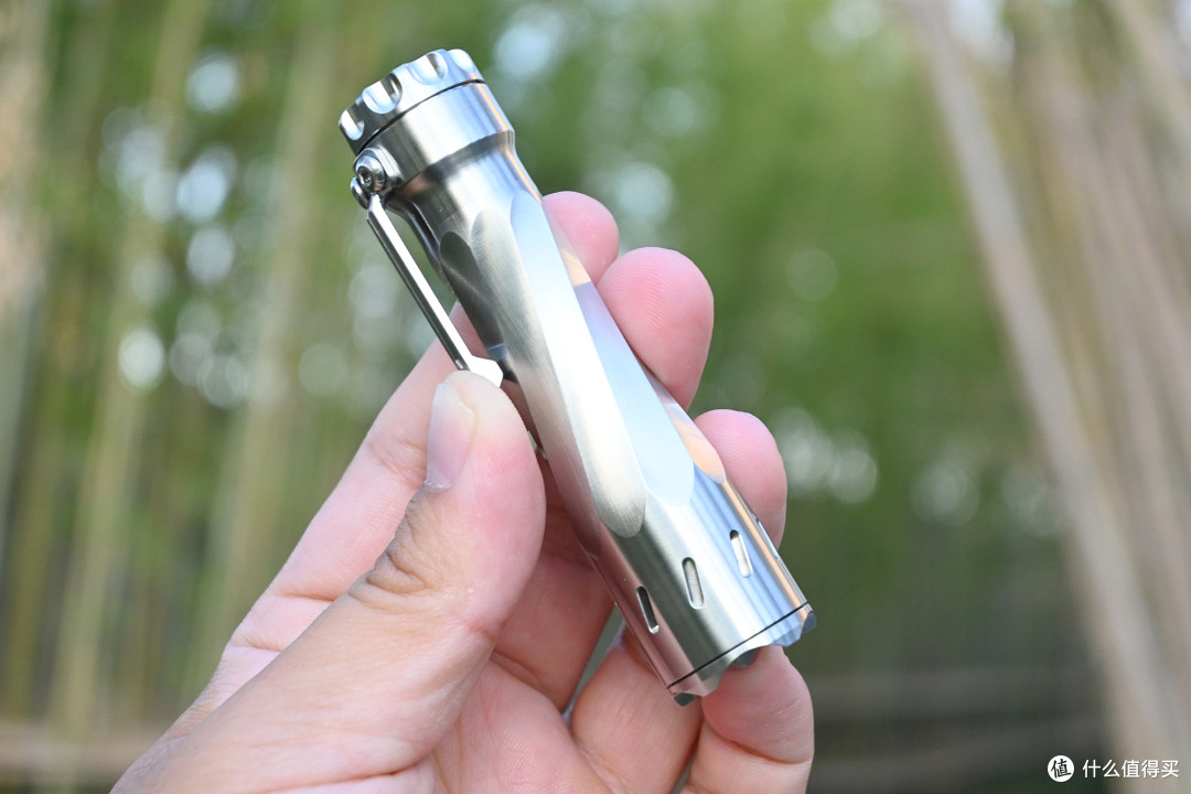 集盘玩与实用的精致之作,ZorKryth Champ45 EDC文玩小手电体验