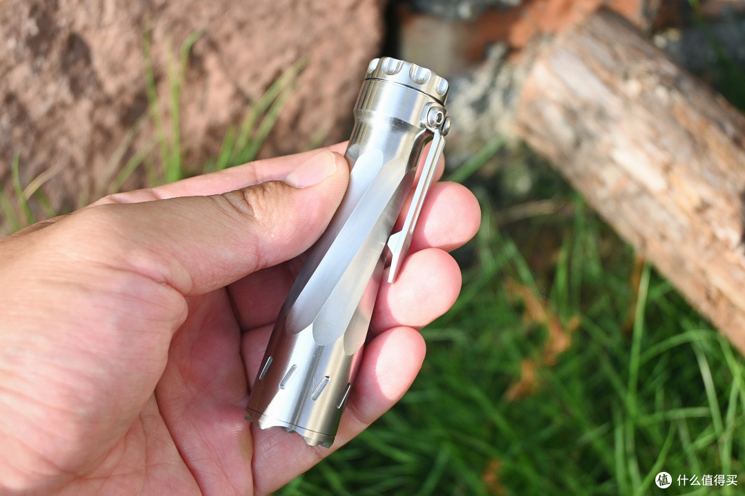 集盘玩与实用的精致之作,ZorKryth Champ45 EDC文玩小手电体验
