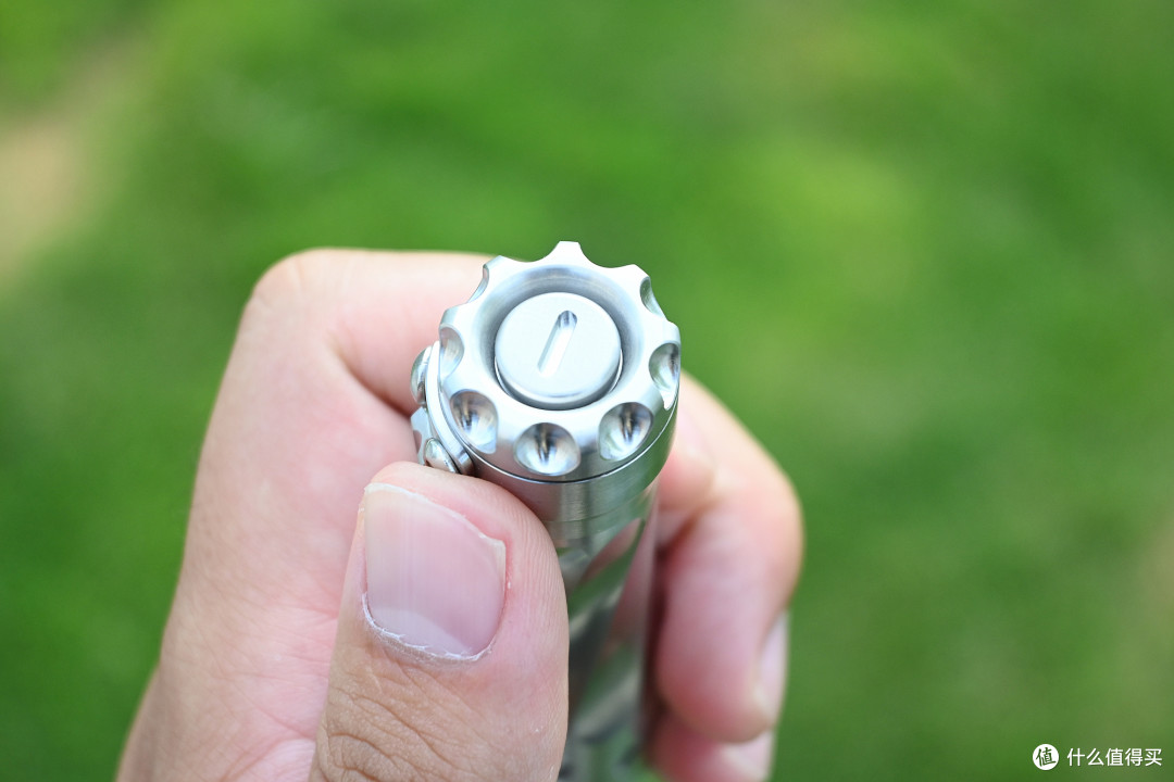 集盘玩与实用的精致之作,ZorKryth Champ45 EDC文玩小手电体验