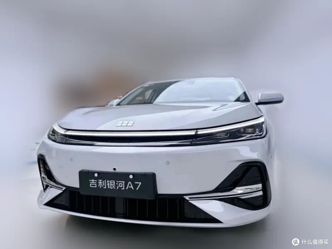 吉利银河A7:带动店内客流和订单暴涨,竞品80%对比秦L
