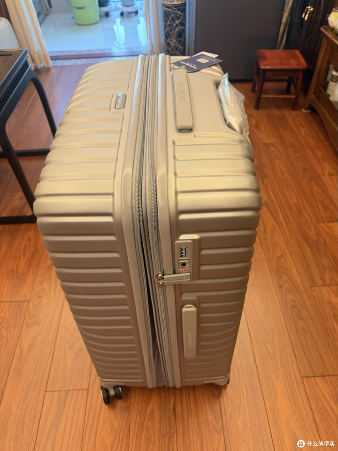 新秀丽 06Q 行李箱:20 寸登机 28 寸装,旅行超靠谱