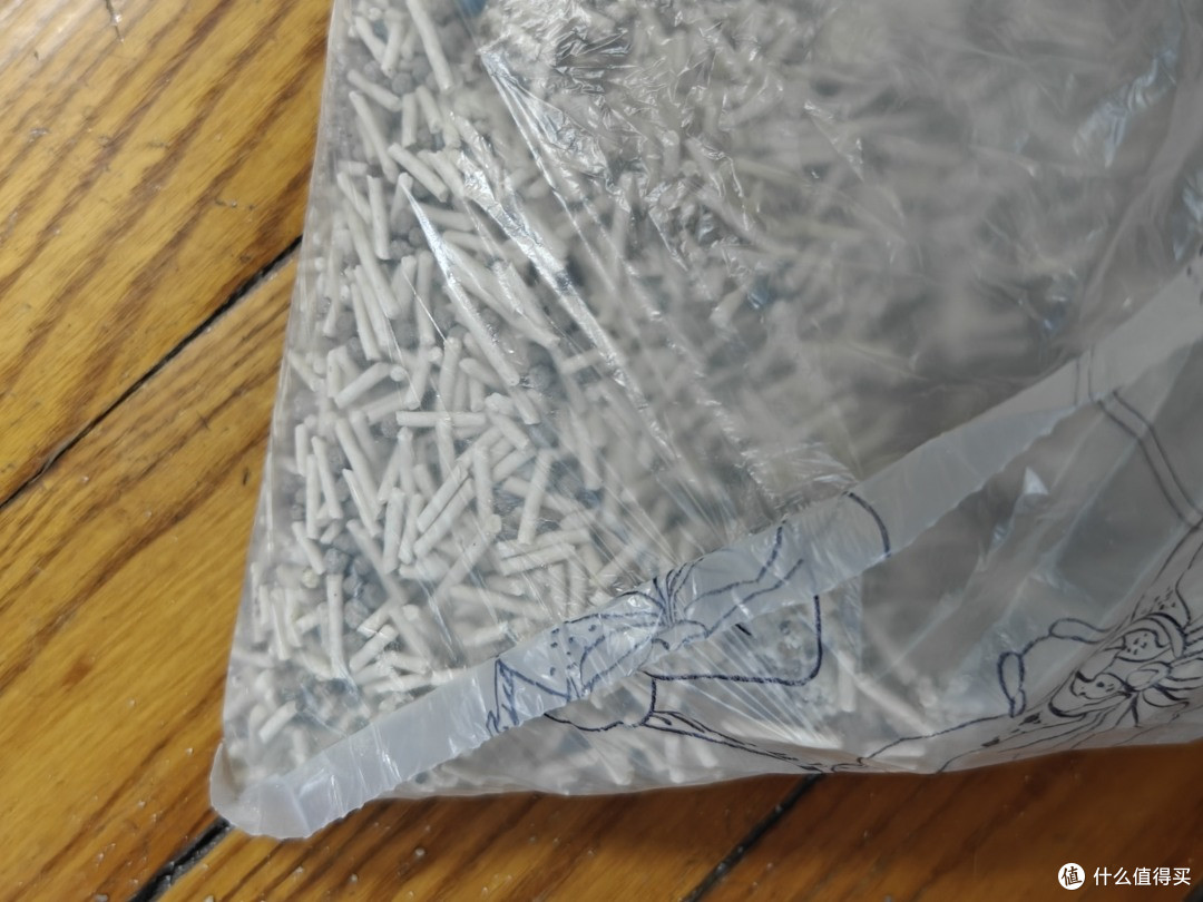 把铲子扔进垃圾桶:智能猫砂盆的 8000 小时使用报告