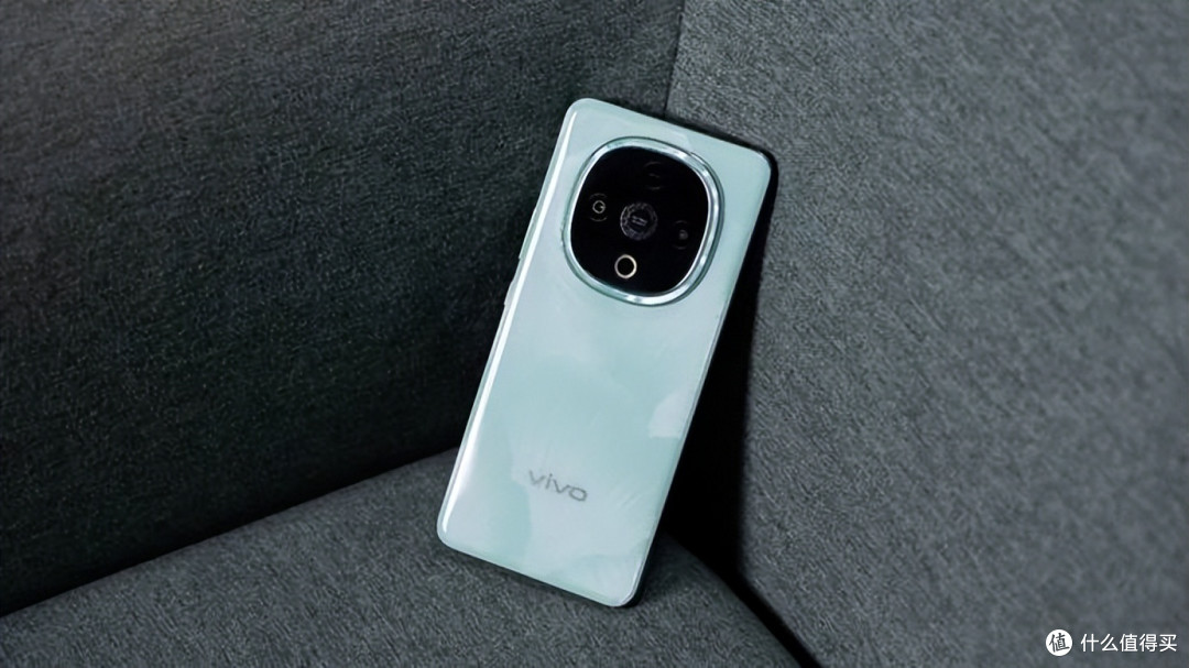 不讲武德!1049元的vivo Y300杀疯了,千元机“王者”降临!