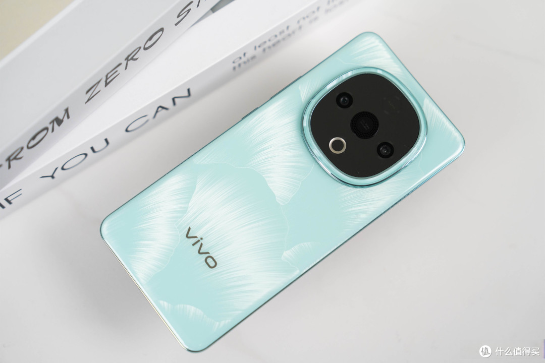 不讲武德!1049元的vivo Y300杀疯了,千元机“王者”降临!