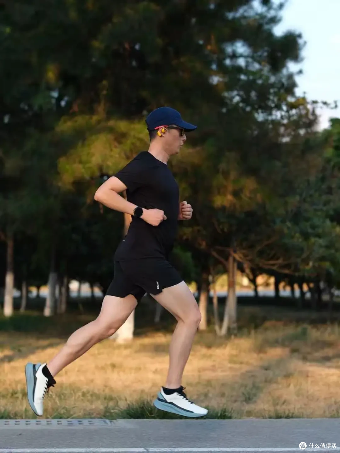 手表上新:颂拓两款新手表怎么选|SUUNTO RUN和SUUNTO RACE 2对比