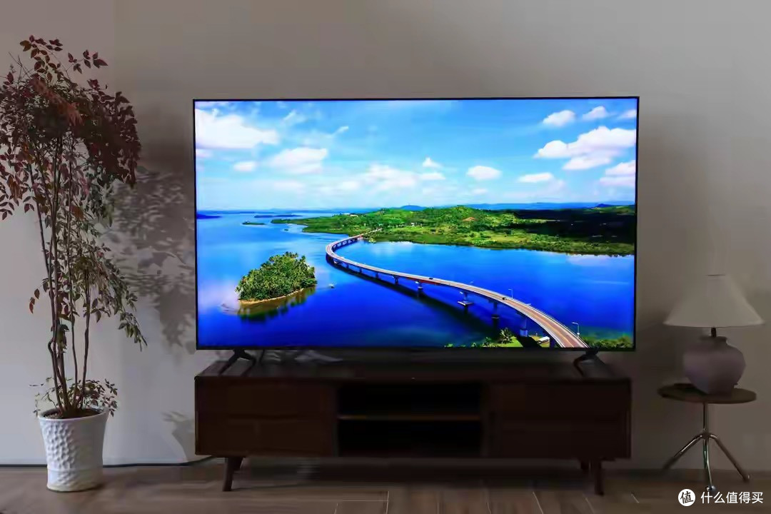 白天看剧蒙雾、晚上暗场糊?TCL T7L Ultra让画面连发丝都清楚!