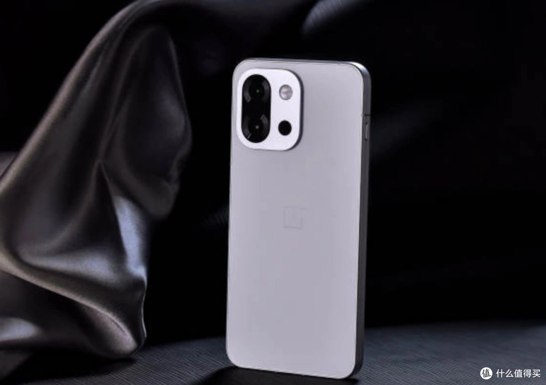 一加更激进了,512GB+6260mAh+骁龙8至尊版,旗舰跌至“新低价”