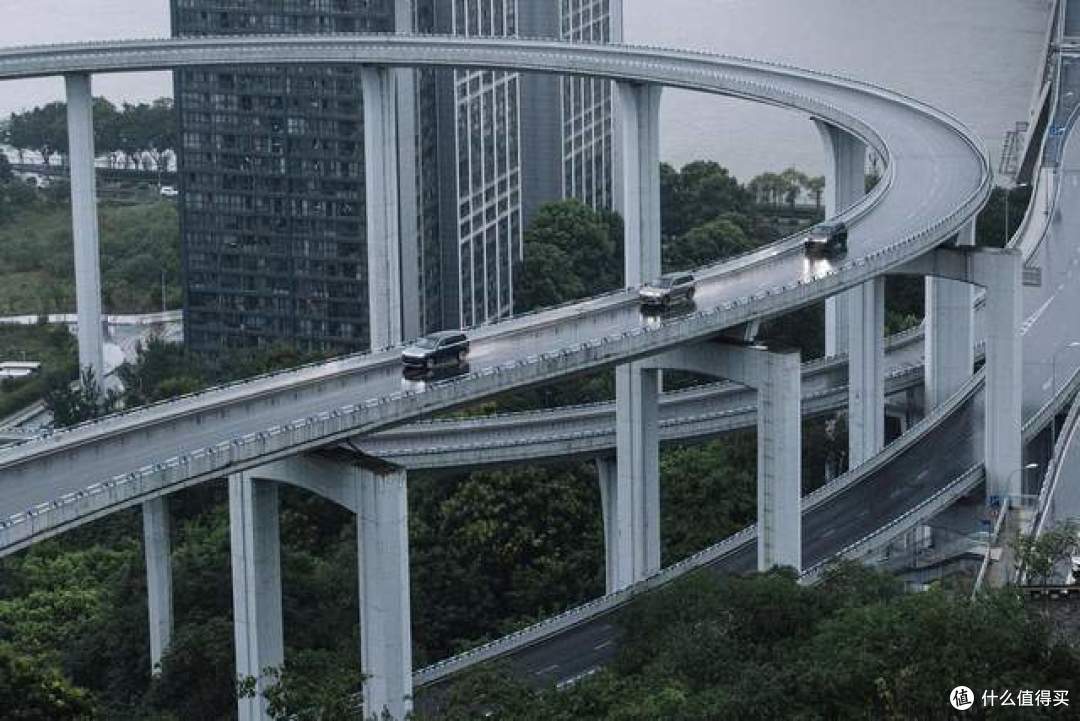 重庆8D路况都被拿捏!华为乾崑智驾助力传祺向往S9交出满分答卷