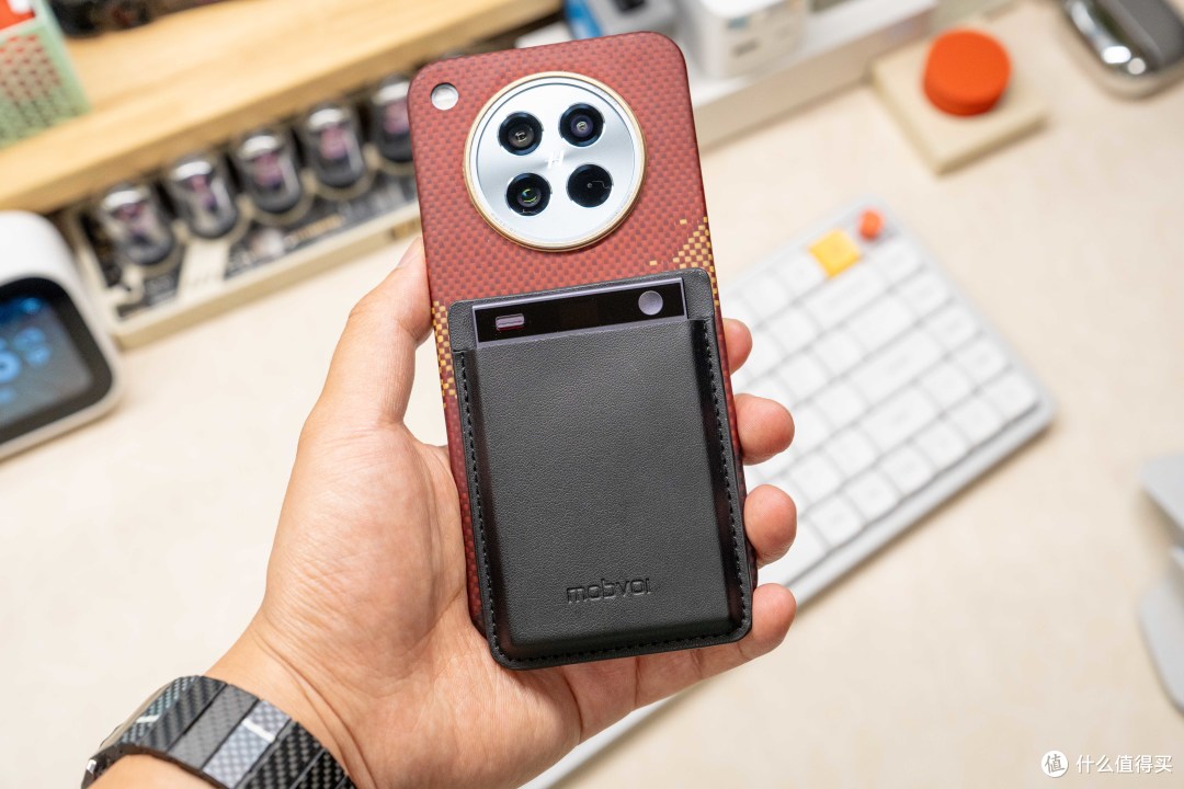 三款AI录音卡有何区别?DingTalk A1、PLAUD ONE与Ticnote横比