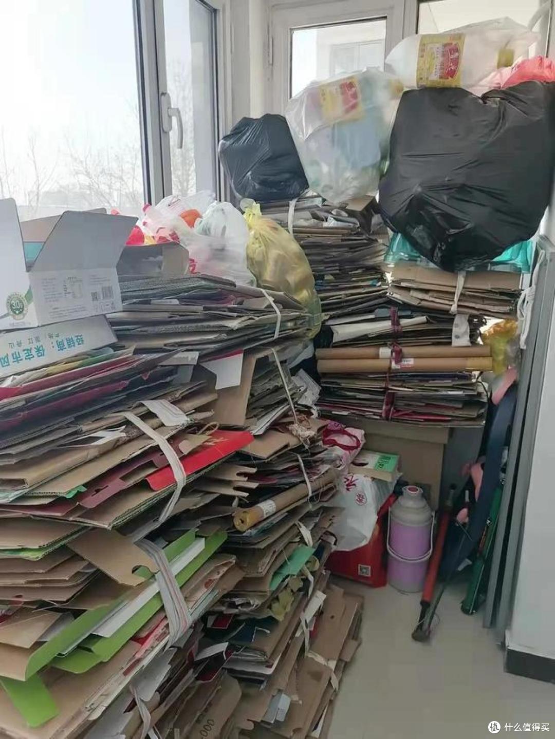 俗话说“阳台放5物,人穷家难富”,阳台若有这5种东西,赶紧拿走