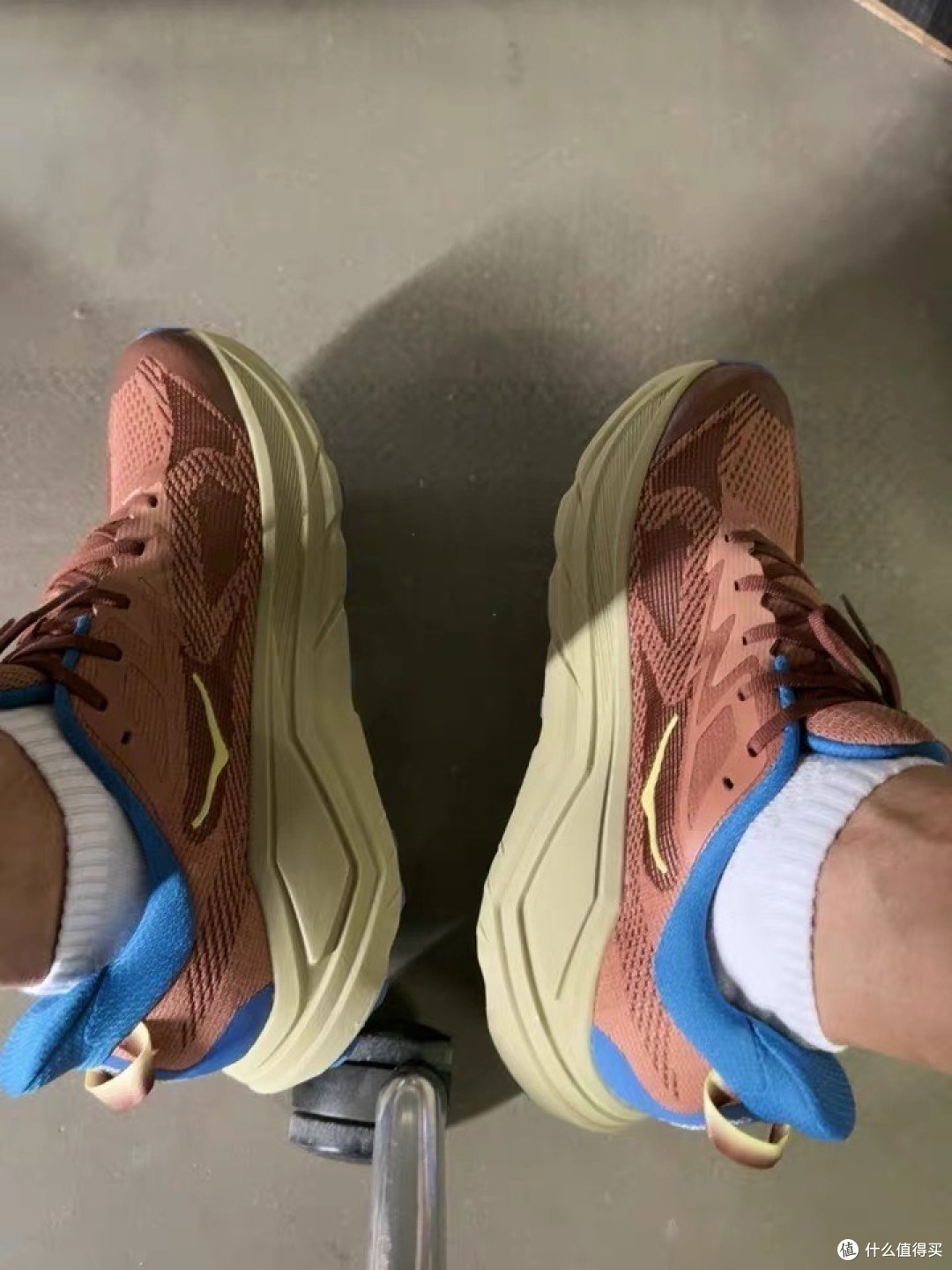 👟HOKA挑战者8女鞋:秋跑全地形hold住,透气又舒服!