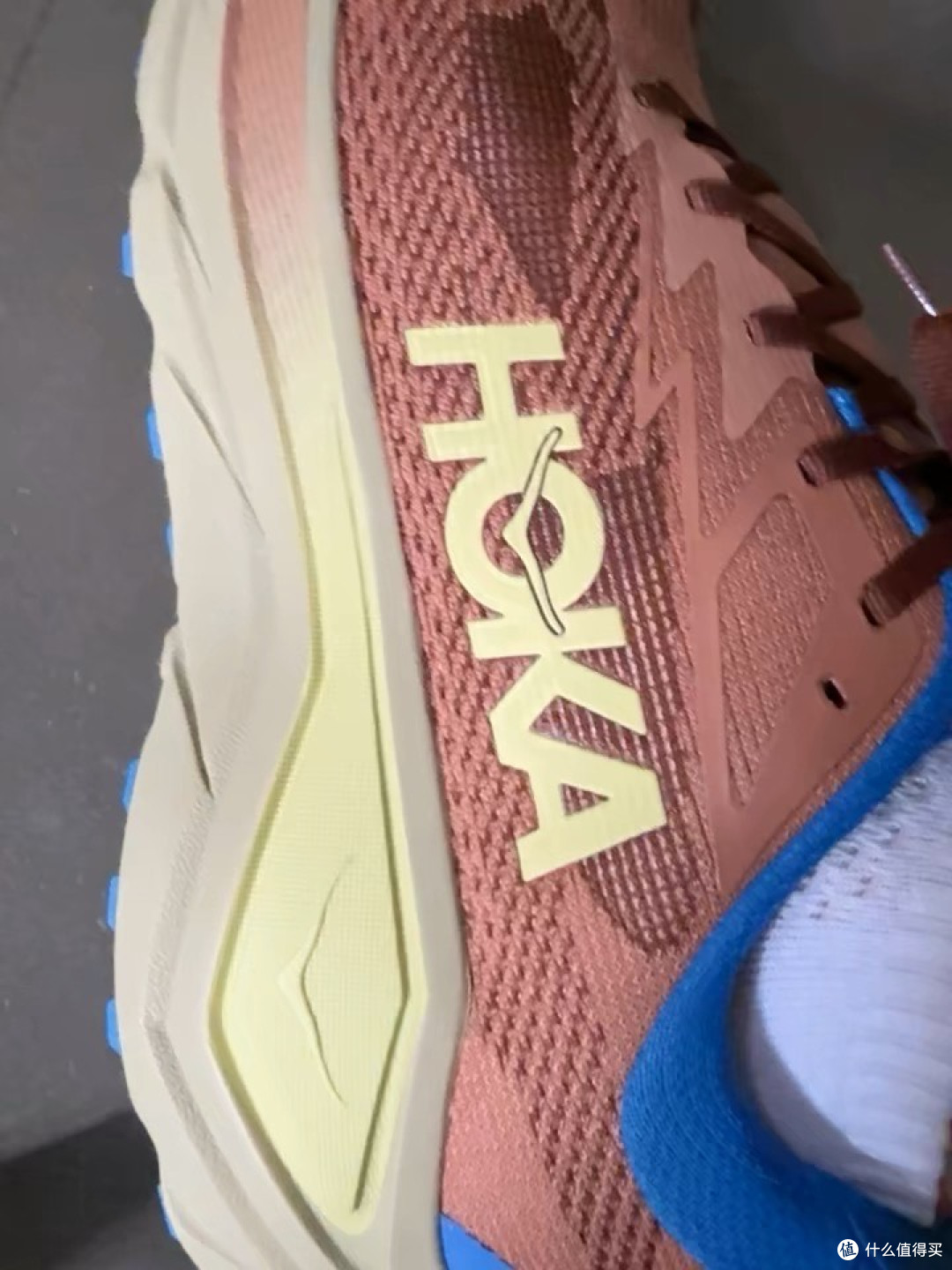 👟HOKA挑战者8女鞋:秋跑全地形hold住,透气又舒服!