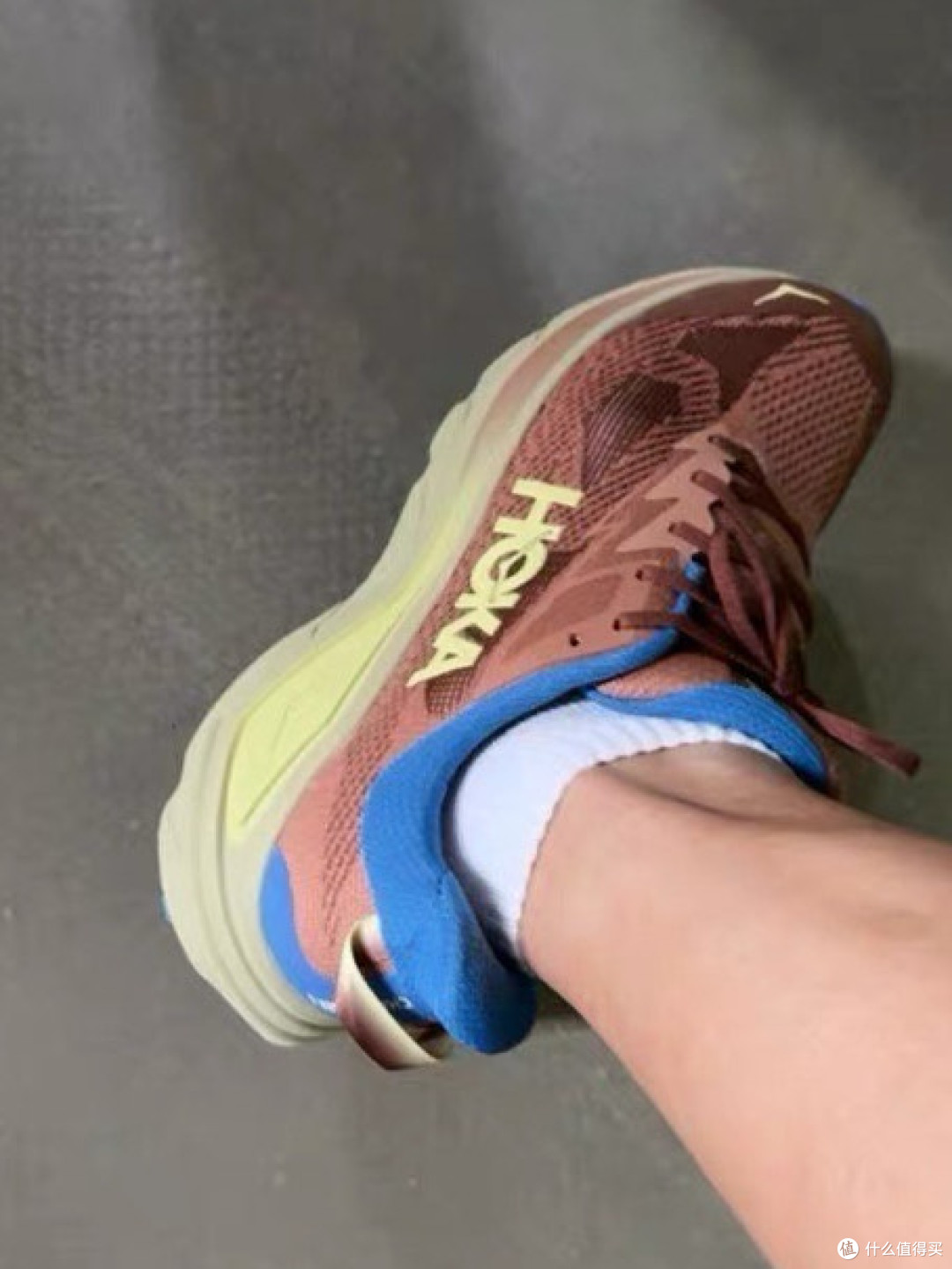 👟HOKA挑战者8女鞋:秋跑全地形hold住,透气又舒服!