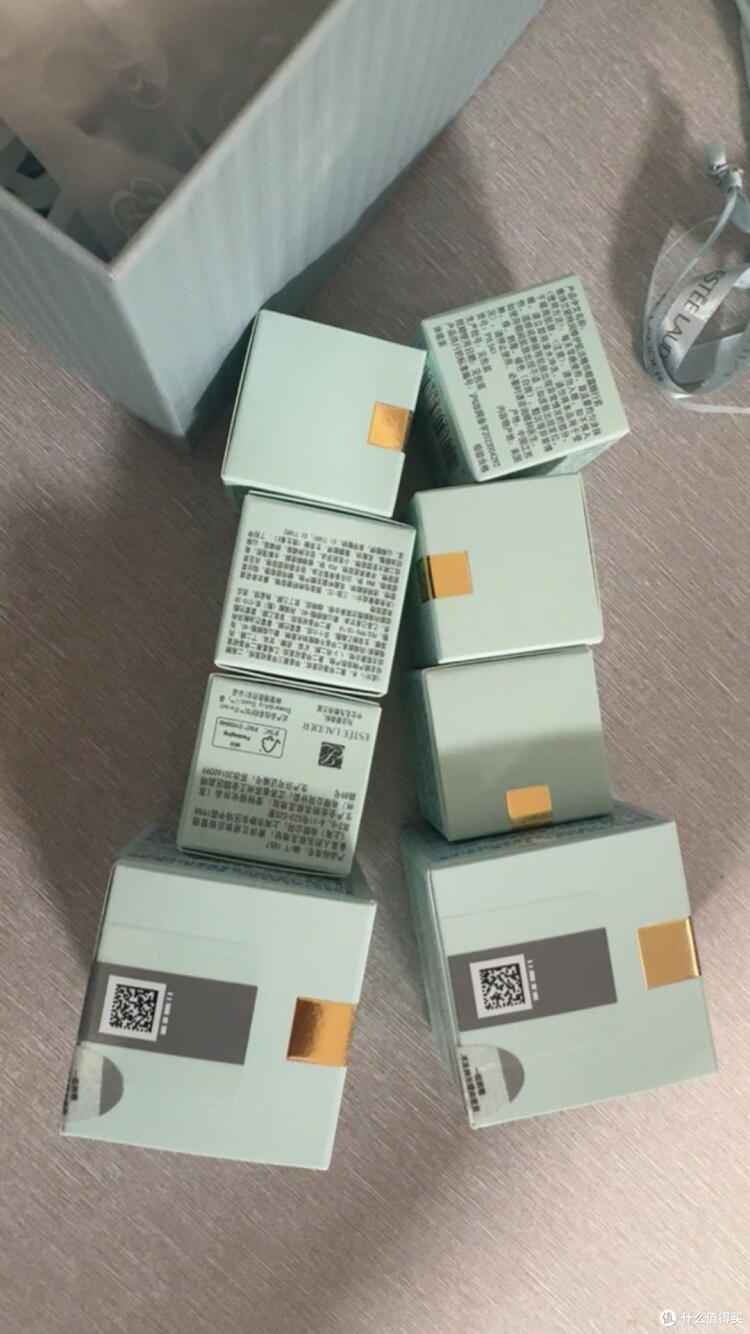 雅诗兰黛眼护,守护她的每一丝光芒