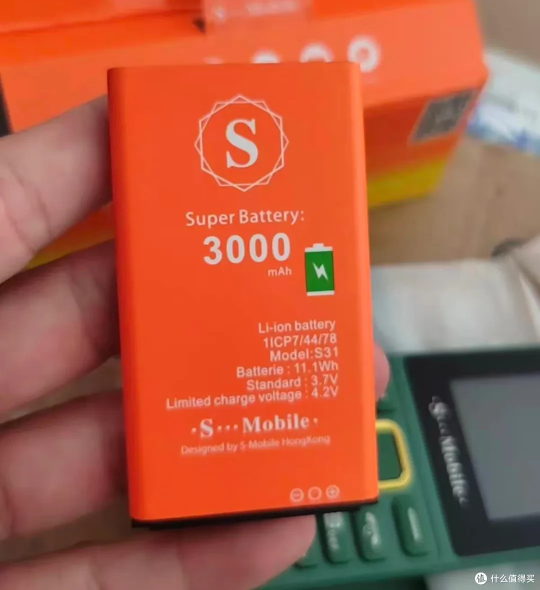 “四卡四待”的洋垃圾手机,超长续航一周,还带手电筒功能
